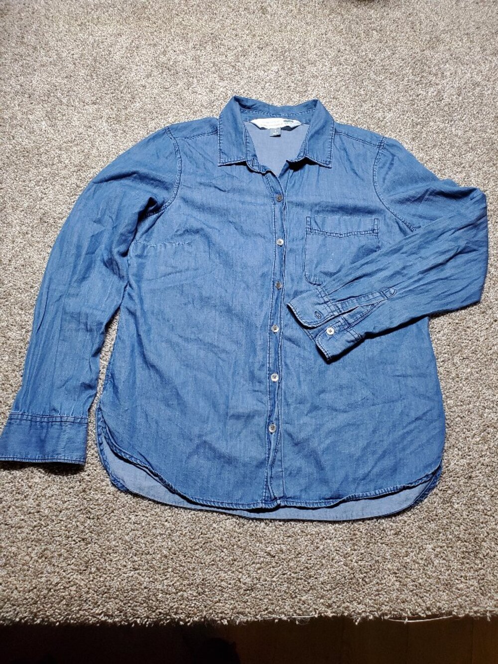 Old Navy The Classic Shirt Soft Denim Size Medium Women's Button Down